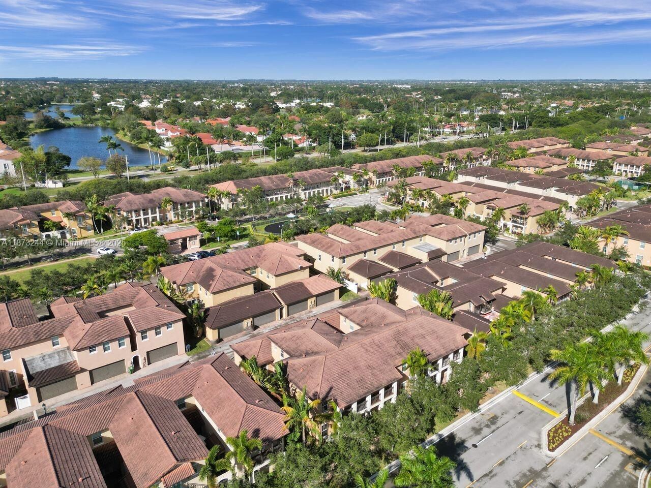 Property Photo: 1404 SW 147th Ave FL 33027