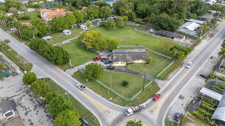 12201 SW 47th St.  Miami FL 33175 photo