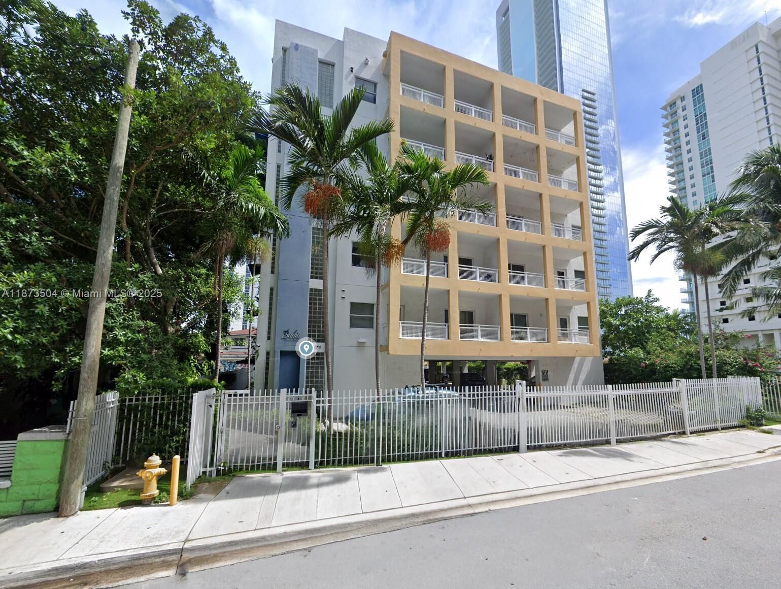 Property Photo:  471 NE 25th St 503  FL 33137 