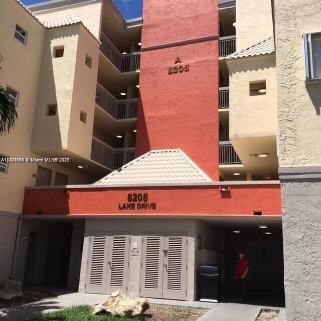 Property Photo:  8205 Lake Dr 204  FL 33166 