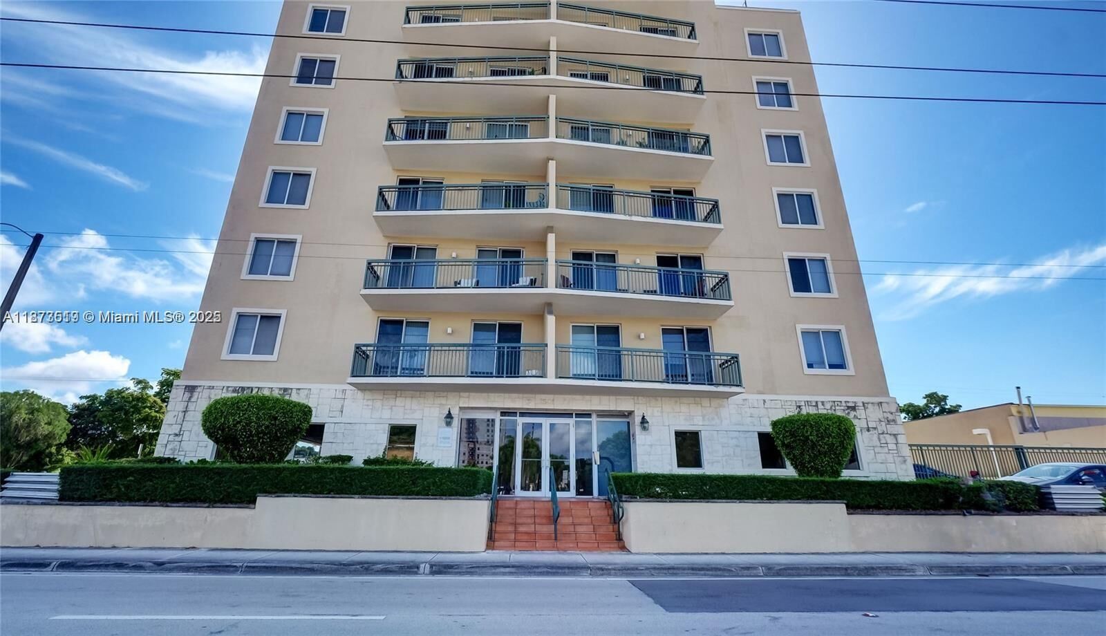 Property Photo: 2501 Douglas Rd 601 FL 33133