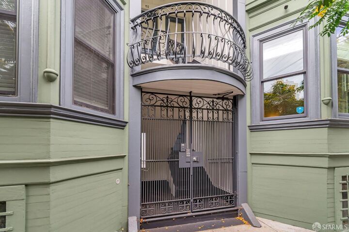 Property Photo:  150 San Carlos Street A  CA 94110 