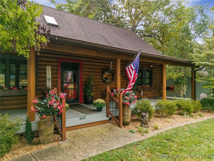 Property Photo: 4012 Tanglewood Drive IN 47119