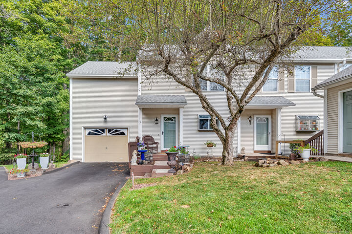 Property Photo: 3409 Whitney Avenue Apt 18 CT 06518