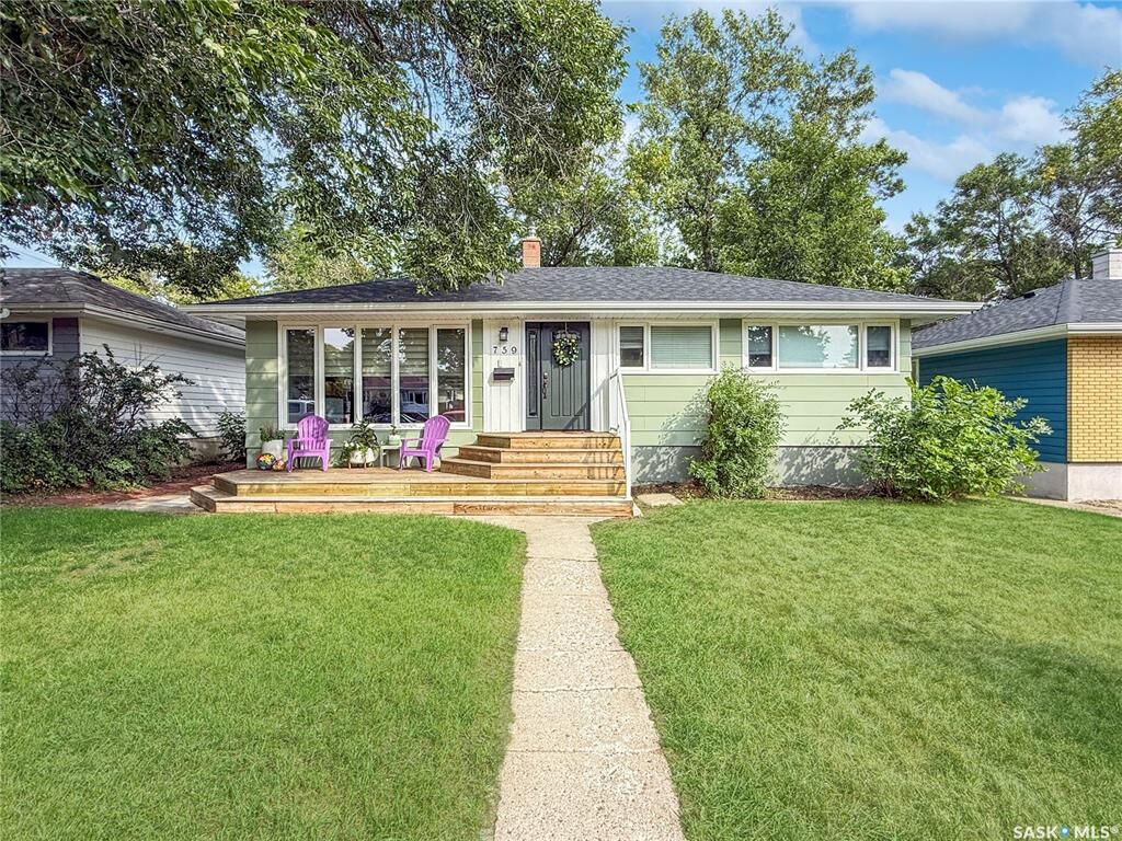Photo de la propriété:  759 5th Avenue NE  SK S9H 2L5 