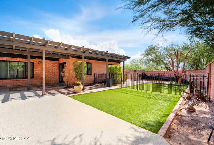 Property Photo: 8470 E Crestridge Drive AZ 85750