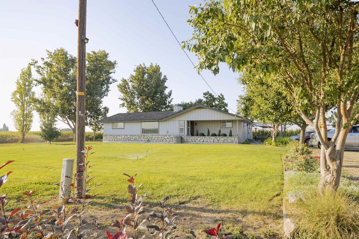 691 Van Belle Rd  Granger WA 98832 photo