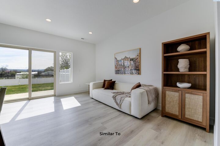 Property Photo: 4601 Road 114 WA 99301