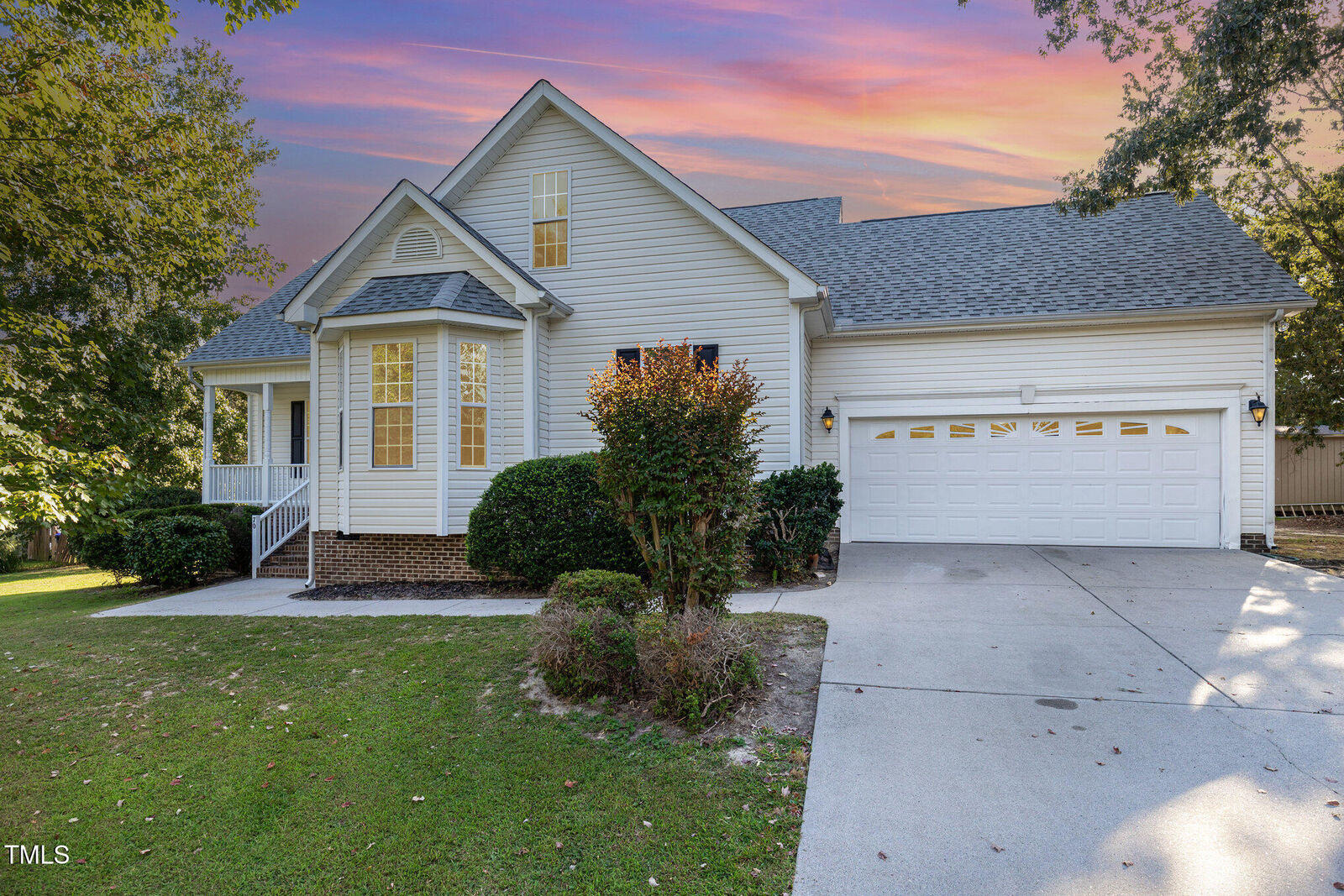 Property Photo:  70 Oak Leaf Trail  NC 27596 