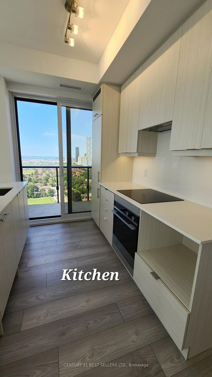 Property Photo:  36 Elm Drive W 2407  ON L5B 1L9 