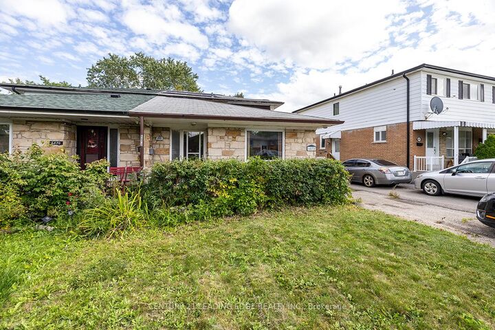 6872 Darcel Avenue  Mississauga ON L4T 2W5 photo