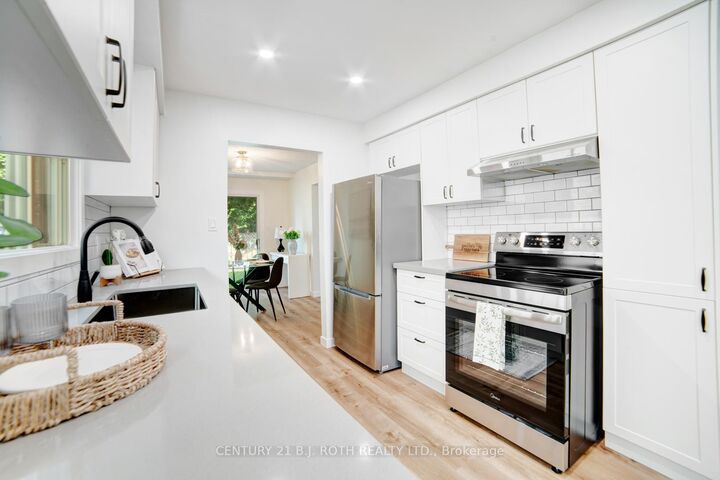 Photo de la propriété:  56 Sproule Drive  ON L6V 4B4 