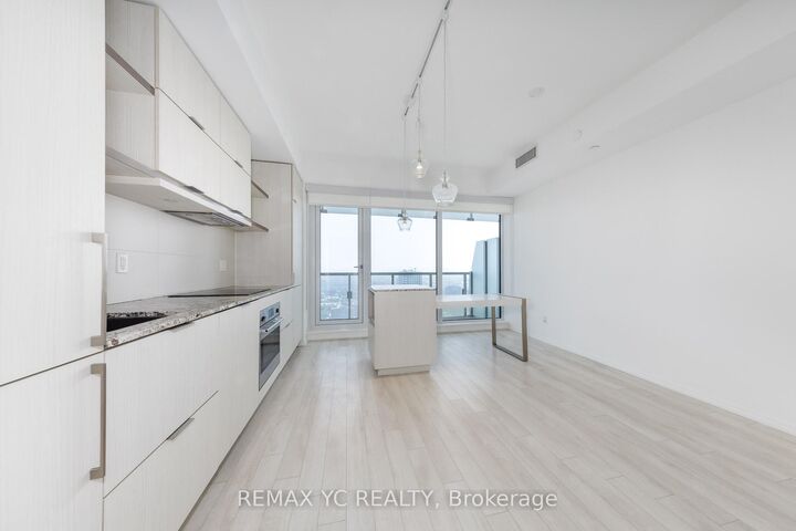 Property Photo: 197 Yonge Street 5104 ON M5B 1M4
