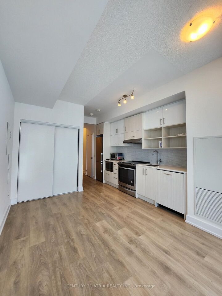 Property Photo:  128 Fairview Mall Drive 1509  ON M2J 2Z1 
