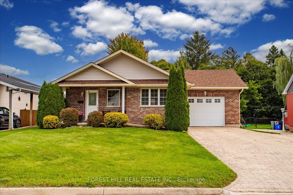 Property Photo: 217 Queen Street S ON N0G 1R0
