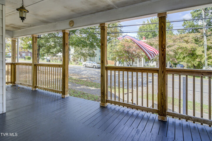 Property Photo:  326 Main Street  TN 37618 