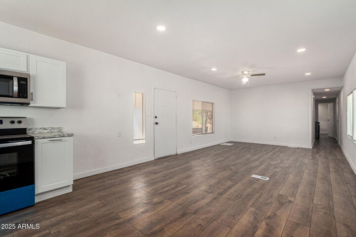 Property Photo: 12814 N 19th Place 19 AZ 85022