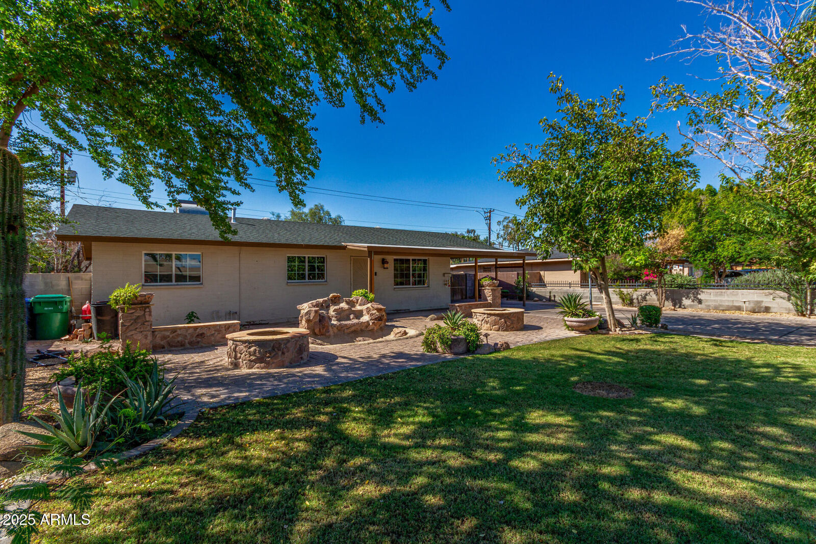 Property Photo:  1735 W Pueblo Avenue  AZ 85202 