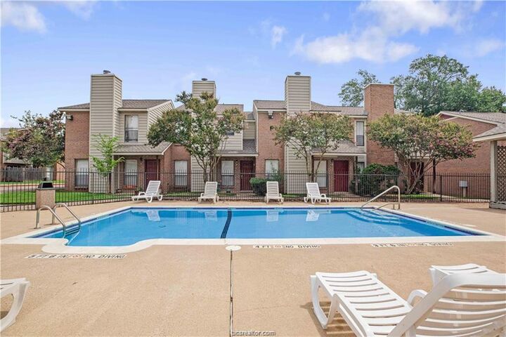 Property Photo: 1904 Dartmouth Building I, Unit 1 Street I1 TX 77840-3986