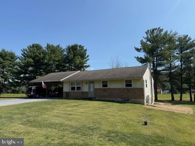 Property Photo: 18 Lark Ln PA 17038