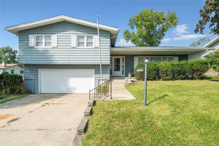 3016 Ridgemore Drive SE  Cedar Rapids IA 52403 photo