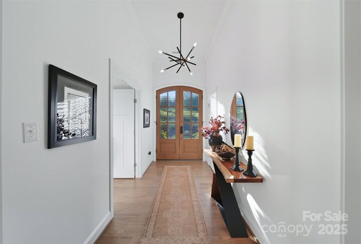 Property Photo:  42 Earl Court  NC 28601 