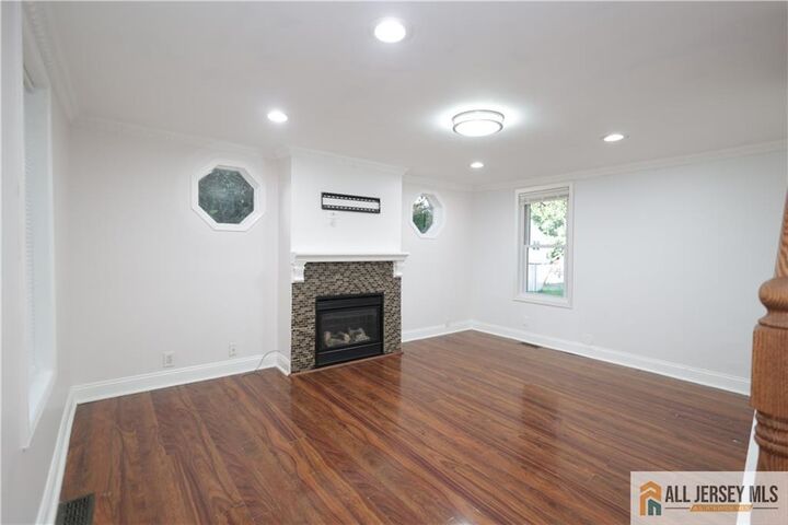 Property Photo:  165 Stevens Avenue  NJ 08831 