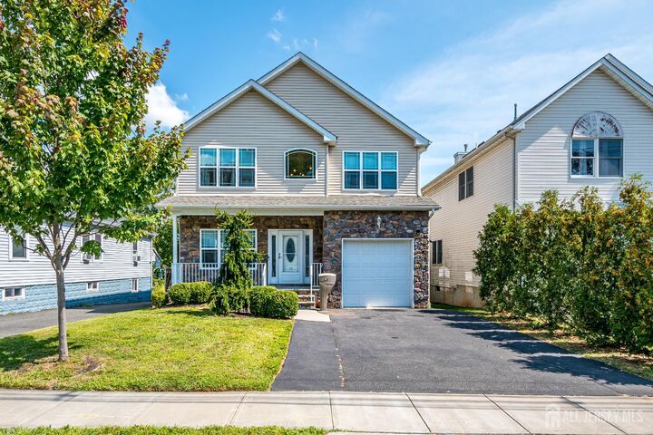 54 Hillcrest Avenue  Iselin NJ 08830 photo