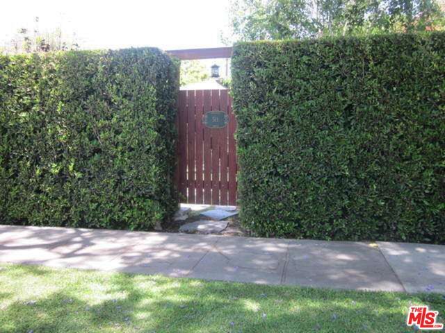 Property Photo:  511 N Sweetzer Ave  CA 90048 