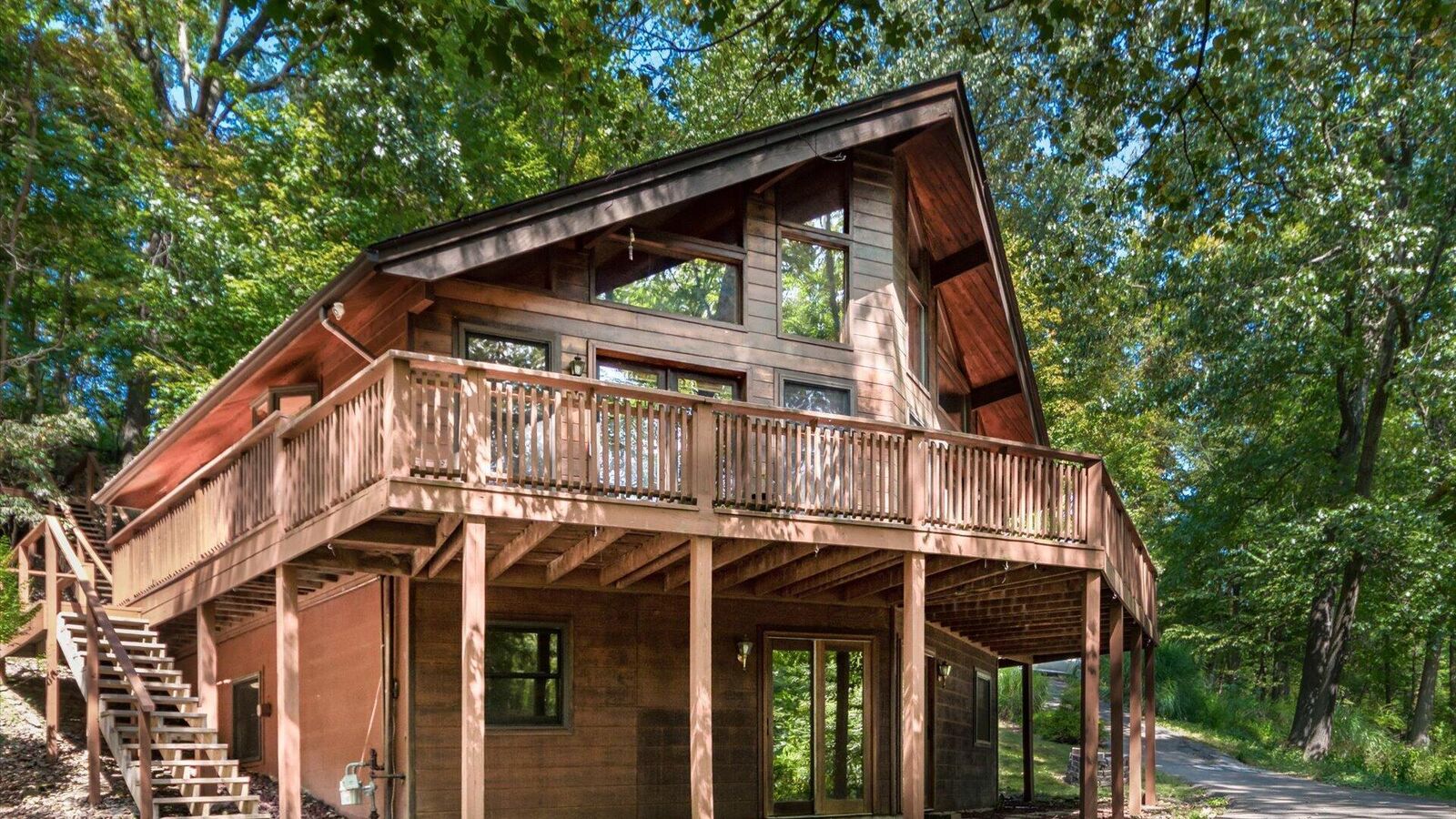 Property Photo:  1575 Russett Lane  OH 43055 