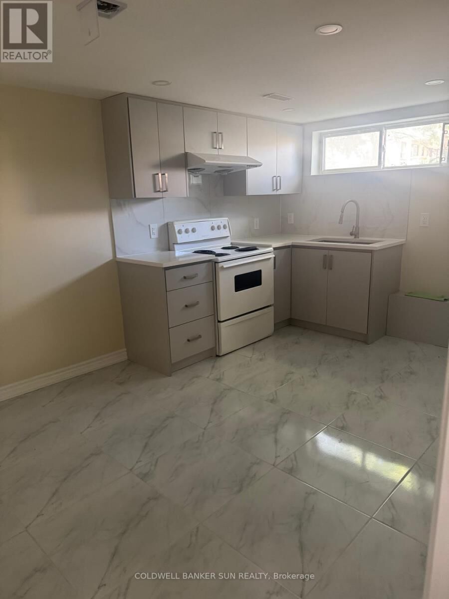 Photo de la propriété:  42 Jansusie Road Bsmt  ON M9W 4V5 