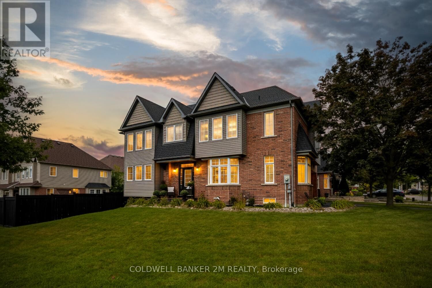 Property Photo:  2 Woodbine Place  ON L1L 1C5 