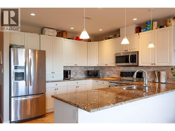 445 Dalgleish Drive 10  Kamloops BC V2C 6C7 photo