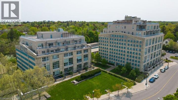 Photo de la propriété: 5 Father David Bauer Drive 408 ON N2L 6M2