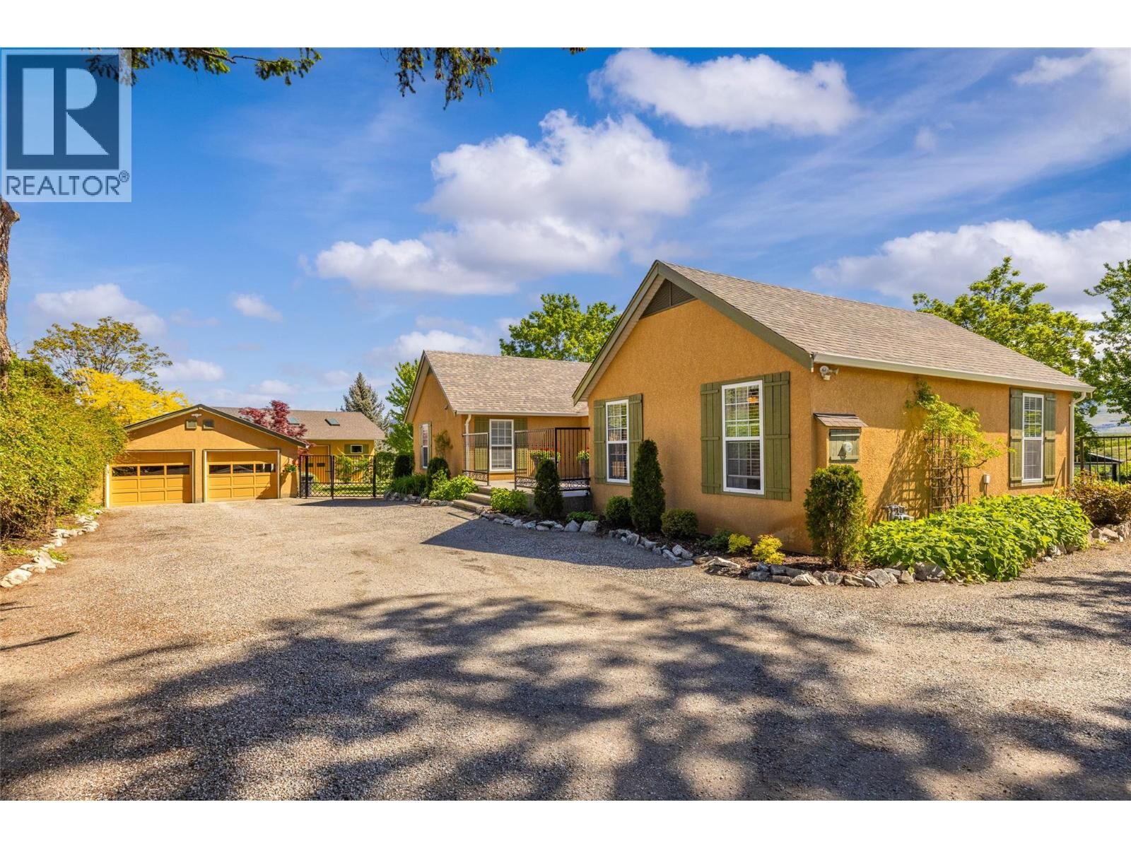 Photo de la propriété:  2430 Longhill Road  BC V1V 2G3 