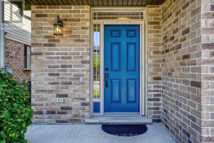 Property Photo:  208 Couling Crescent  ON N1E 0L4 