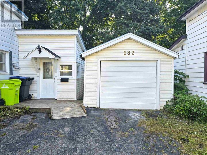 Property Photo:  182 Biggings Ave  ON P6A 3T9 