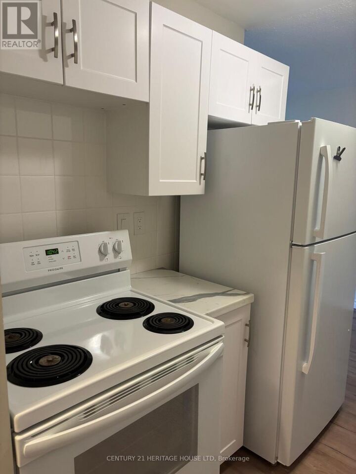Property Photo:  41 Parkside Drive 111  ON N5R 3V1 