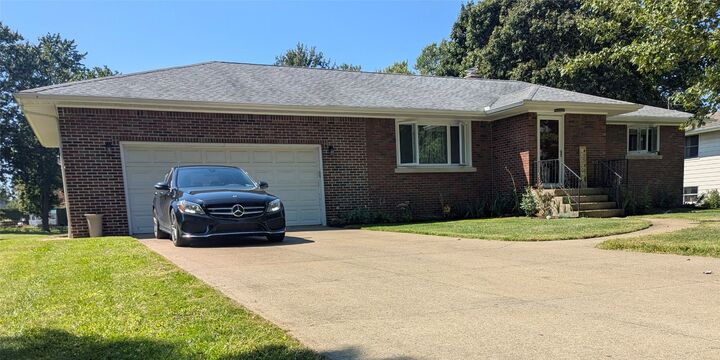 Property Photo: 3102 Colonial Avenue PA 16506