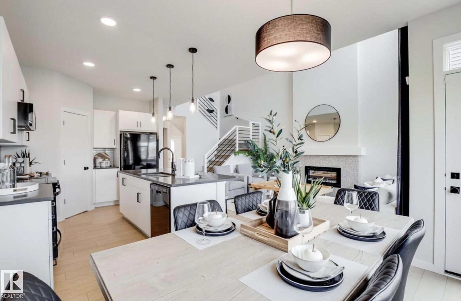 Property Photo:  6923 51 Avenue  AB T4X 3E4 