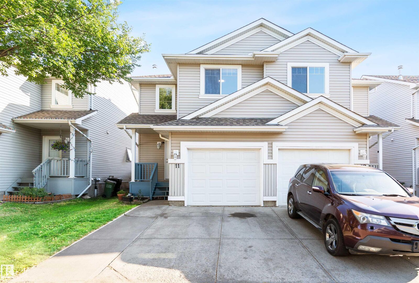 Property Photo: 4020 21 Street NW 11 AB T6T 1T8
