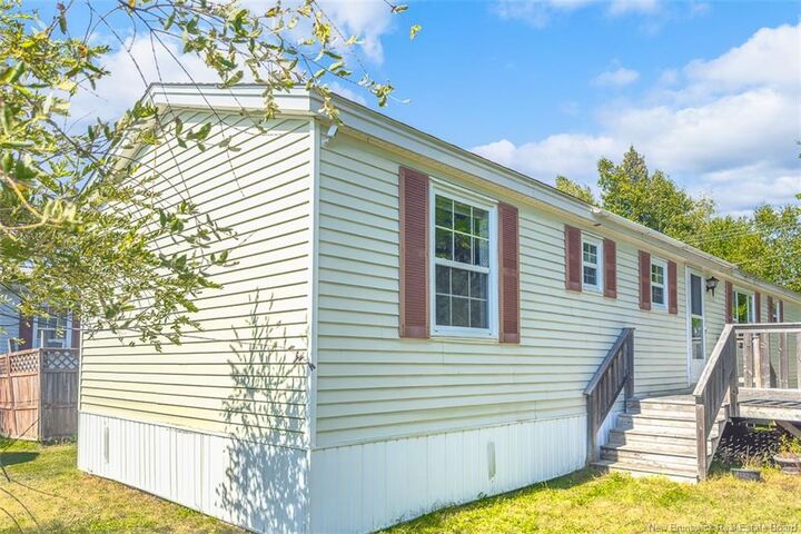 10 Daley Street  Lincoln NB E3B 6Z5 photo
