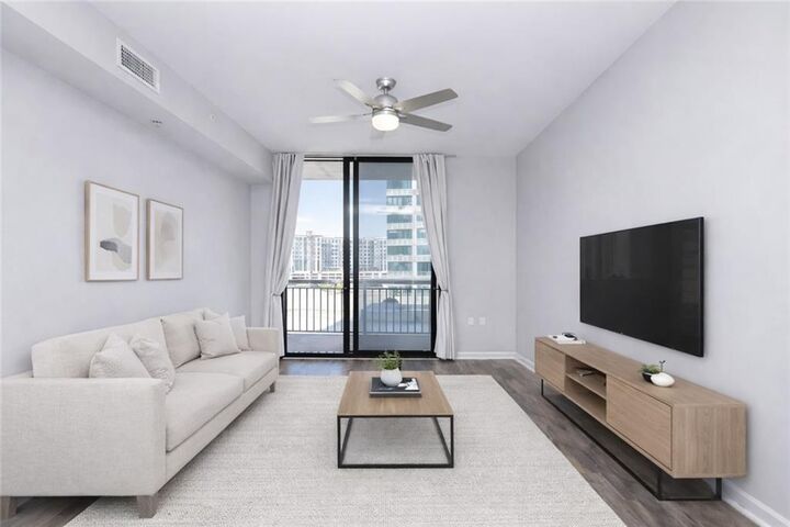 Property Photo: 3040 Peachtree Road NW 613 GA 30305