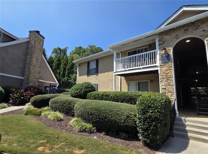 Property Photo: 3160 Seven Pines Court 302 GA 30339