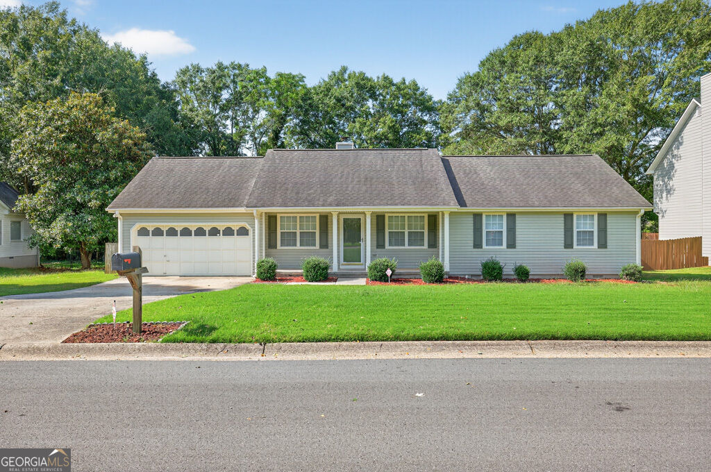 Property Photo:  944 Century Oak Drive  GA 30680