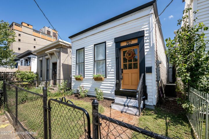Property Photo:  767 Logan St  KY 40204