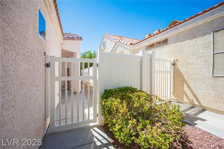 Property Photo:  435 River Glider Avenue  NV 89084 