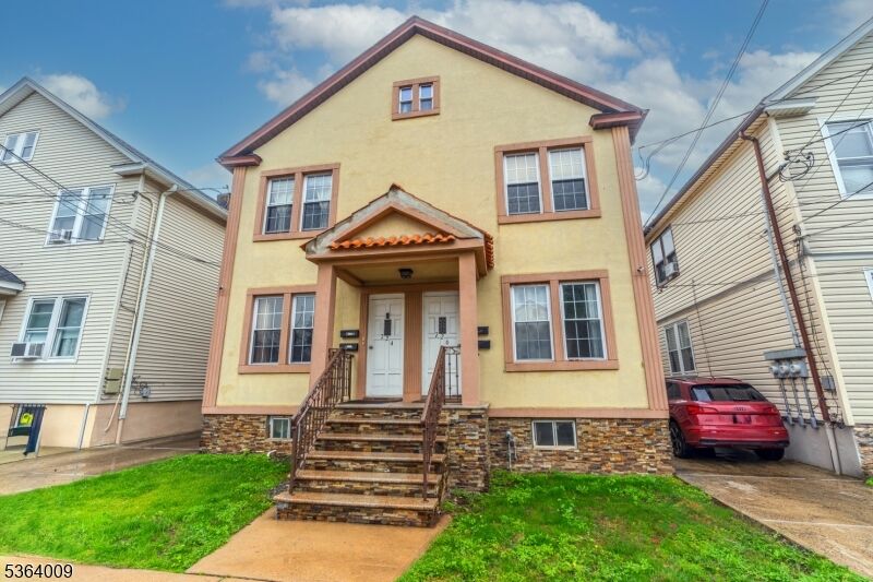 Property Photo:  726 Fay Ave 1R  NJ 07202 
