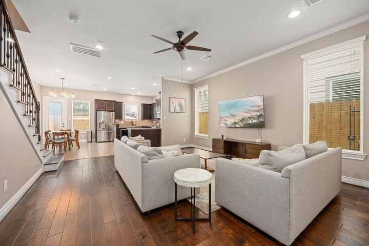 Property Photo:  1310 Dian Street  TX 77008 