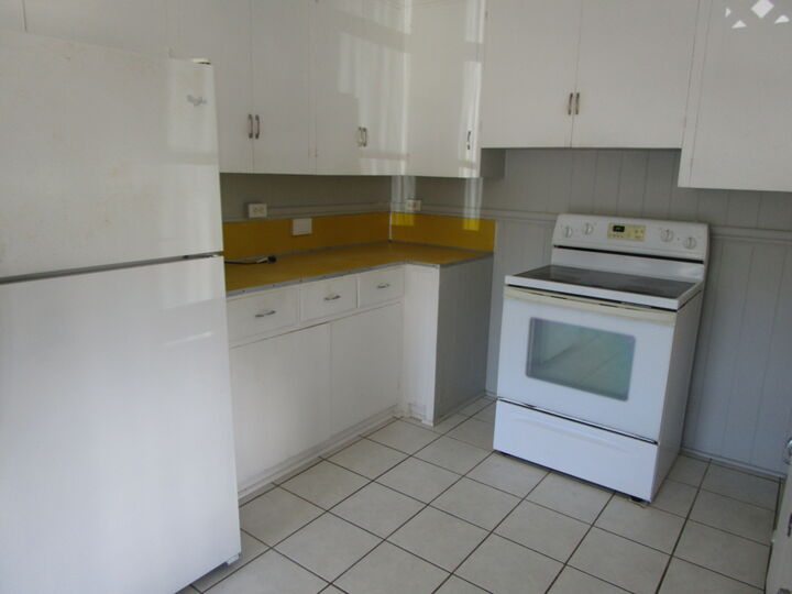 Property Photo:  390 Mohouli St  HI 96720 